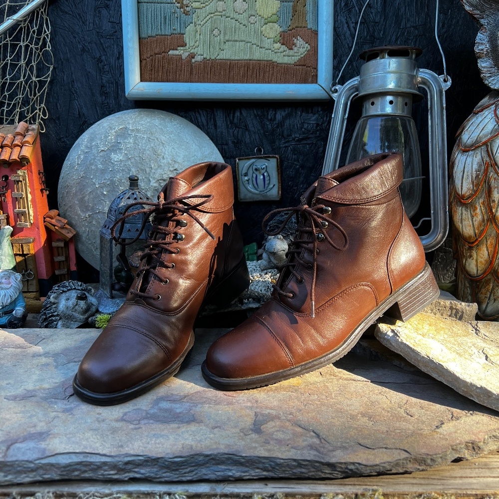 Vintage Brown Leather Chillmark Ankle Boots.